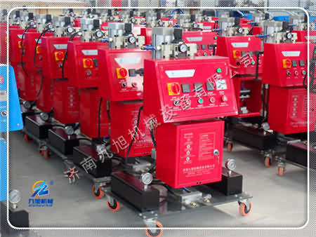 讓我們來(lái)認(rèn)識(shí)有關(guān)聚氨酯噴涂機(jī)的知識(shí)了解它的(圖1) 讓我們來(lái)認(rèn)識(shí)有關(guān)聚氨酯噴涂機(jī)的知識(shí)了解它的特點(diǎn)